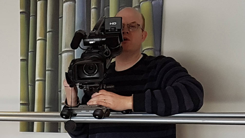 Op kantoorlocatie voor bedrijfsreportage